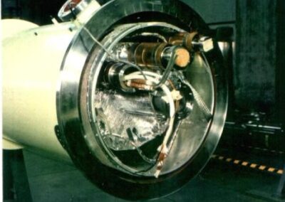 CRYOSTATS FOR THE S.C. DIPOLE MAGNETS